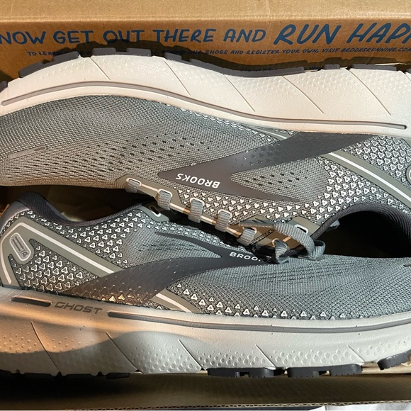 brooks gts 18 mens